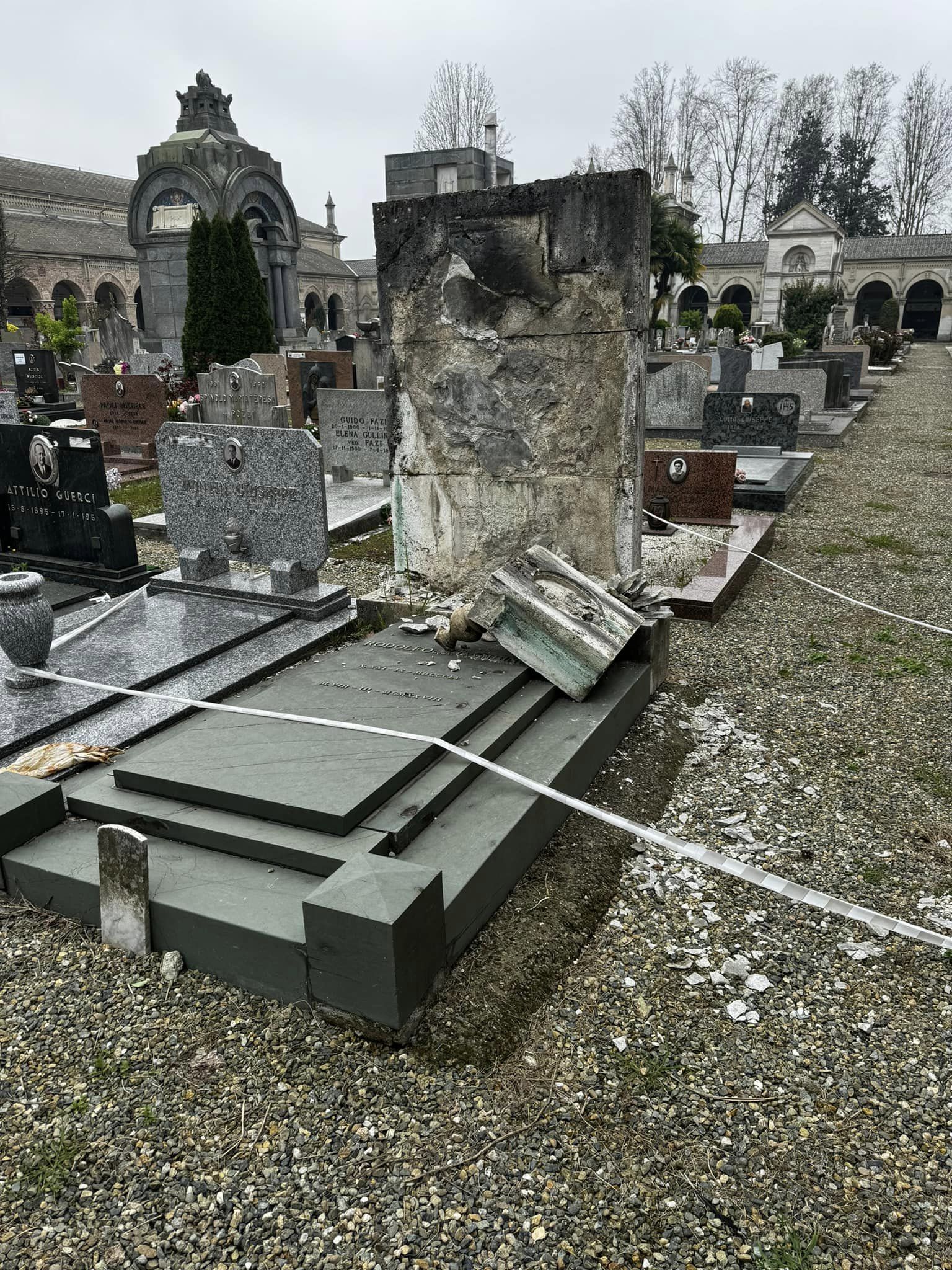 Alessandria Evapora Tra Vetrine Chiuse E Assalto Ai Cimiteri Per