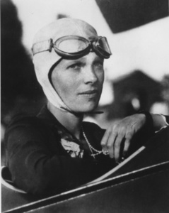 "La ragazza con le ali": uno spettacolo teatrale per ricordare la 'zontiana' Amelia Earhart CorriereAl