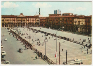 Piazza Garibaldi e il gioco delle bocce [Un tuffo nel passato] CorriereAl