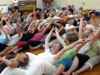 Yoga della risata: l'Azienda Ospedaliera di Alessandria rilancia il progetto “Ridere per Curare” CorriereAl